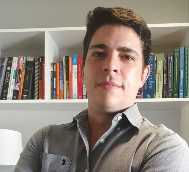 Prof. Dr. Mauricio Salviano